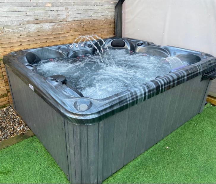 No40Barmouth-Modern,Spacious&Hot Tub 外观 照片